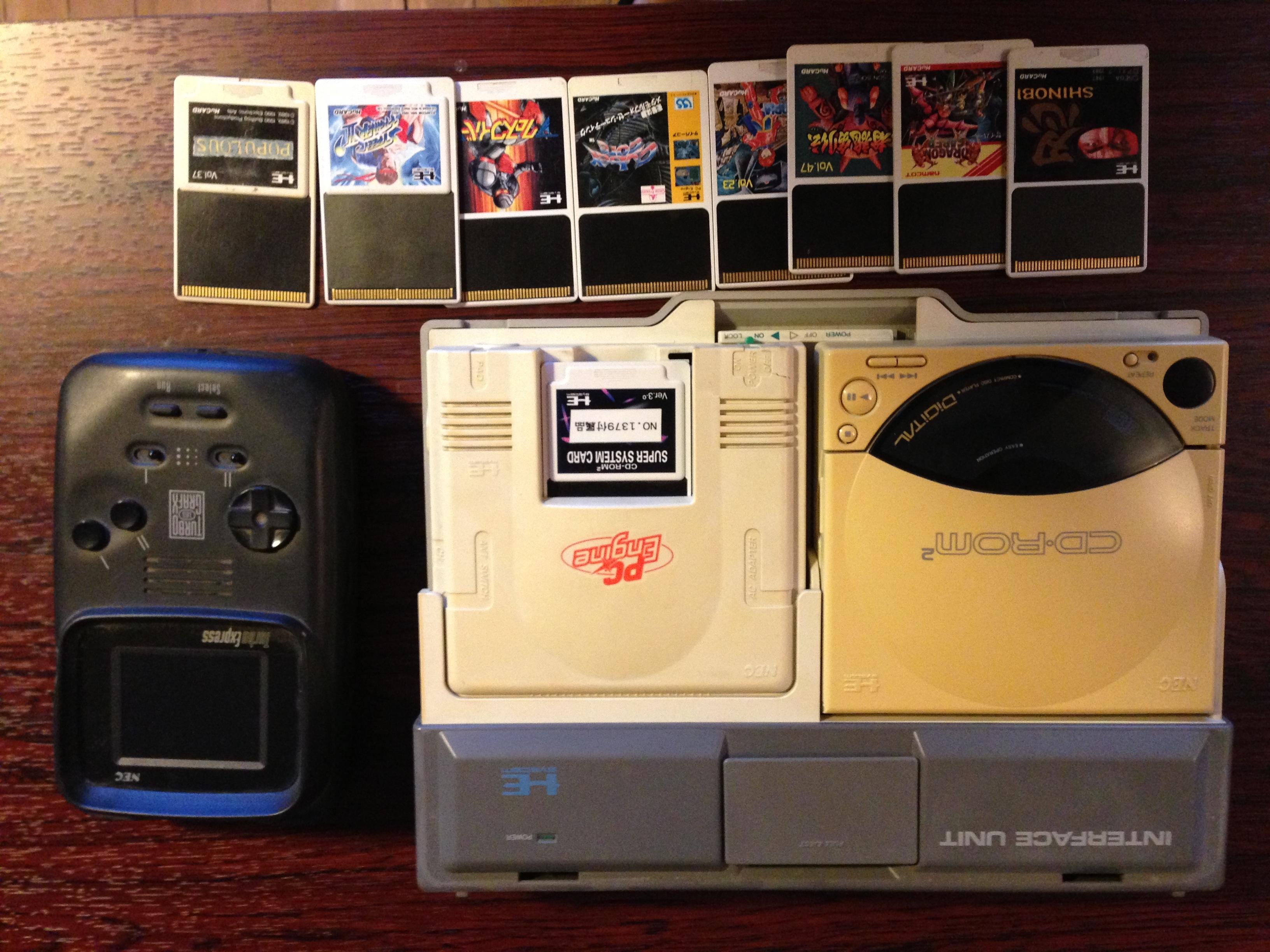 Allez on demarre l\'inventaire de la collect ! début par la pcengine familly, avec la roll royce des portables de mon époque, la turboexpress :)