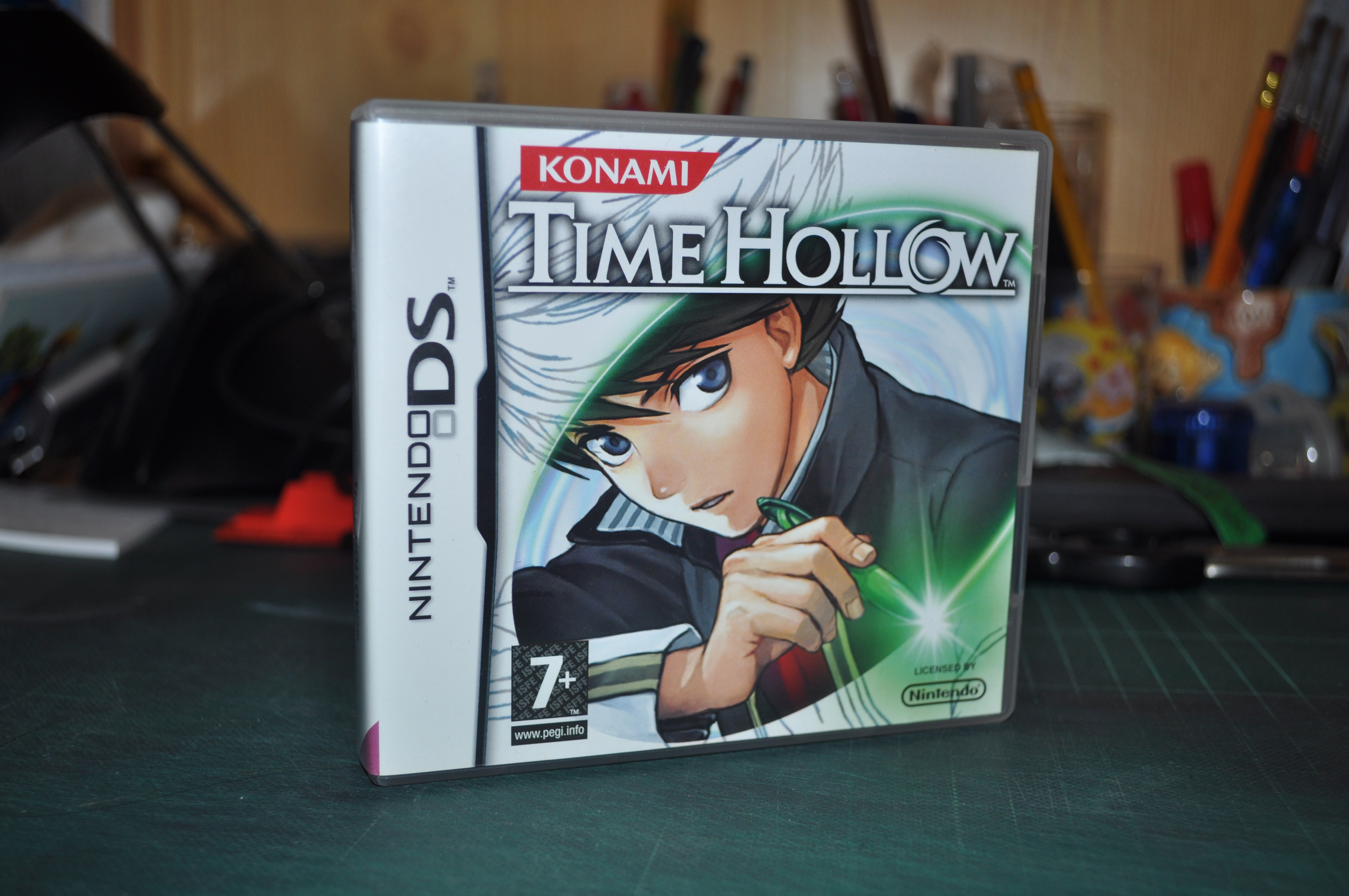 Une pépite cachée de la Nintendo DS.
Jeu d\'aventure scénarisé par Junko Kawano (Suikoden I, II, IV, Tactics / Shadow of Memories)